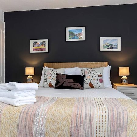 In The Heart Of It! Villa Stokesley Bagian luar foto