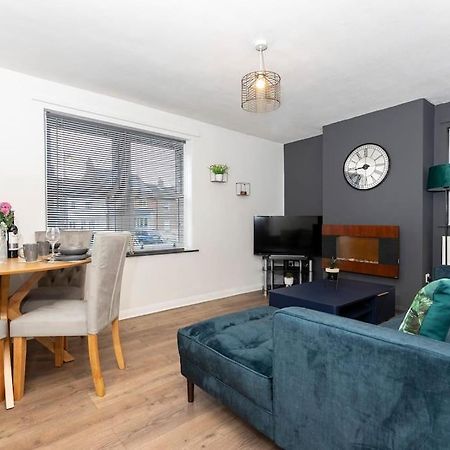 In The Heart Of It! Villa Stokesley Bagian luar foto