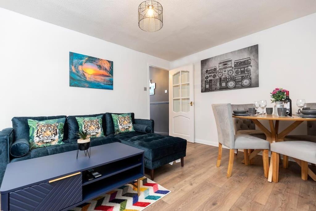 In The Heart Of It! Villa Stokesley Bagian luar foto