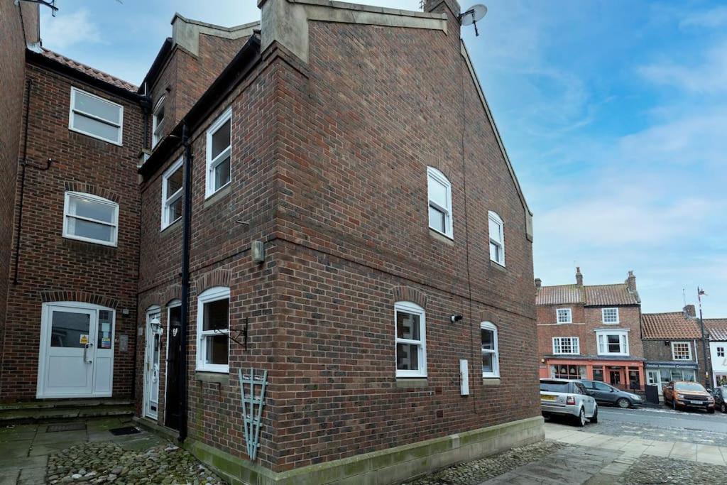 In The Heart Of It! Villa Stokesley Bagian luar foto
