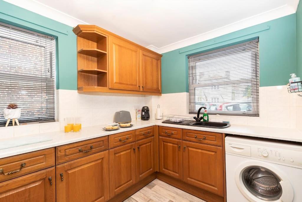 In The Heart Of It! Villa Stokesley Bagian luar foto